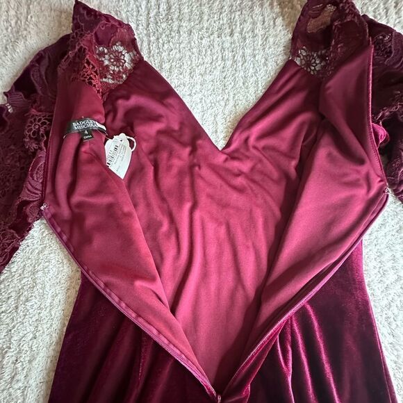 Badgley Mischka | Red Velvet Sheath Dress Size 4 - Picture 10 of 11